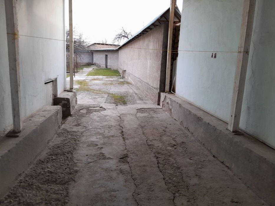 Jizzax 25 yo’lida joylashgan uy sotiladi