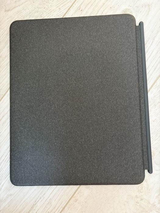 Logitech Combo Touch за iPad Pro 12.9