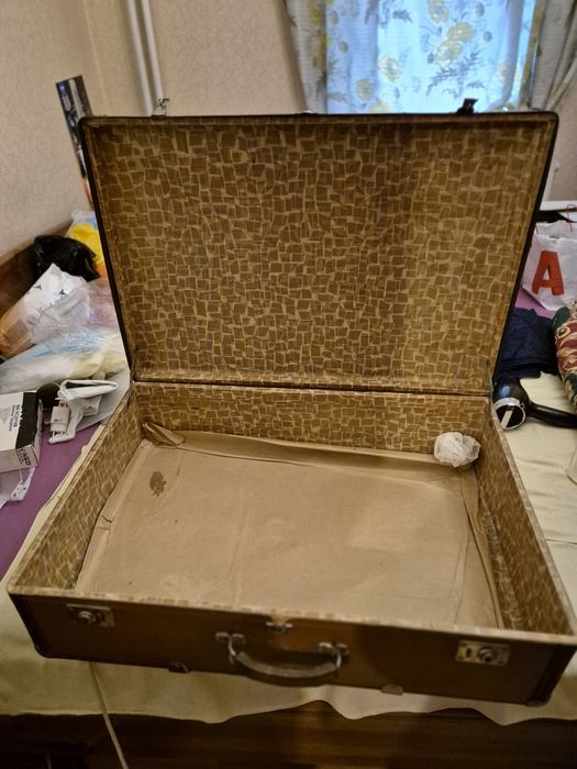 Антикварен куфар