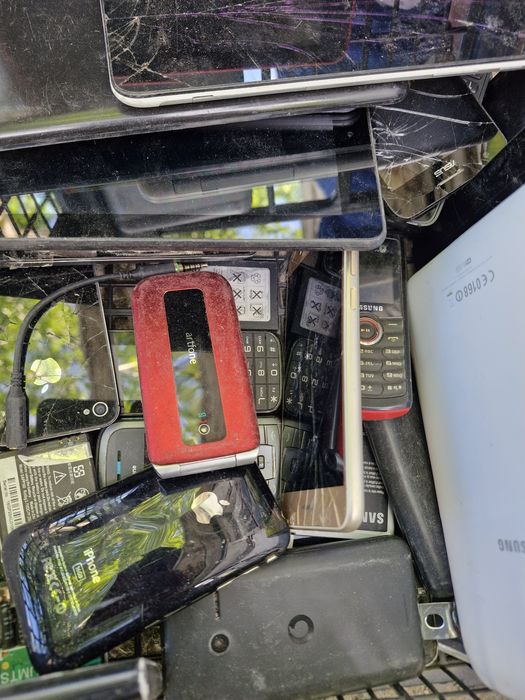 Telefoane tablete de piese 250lei
