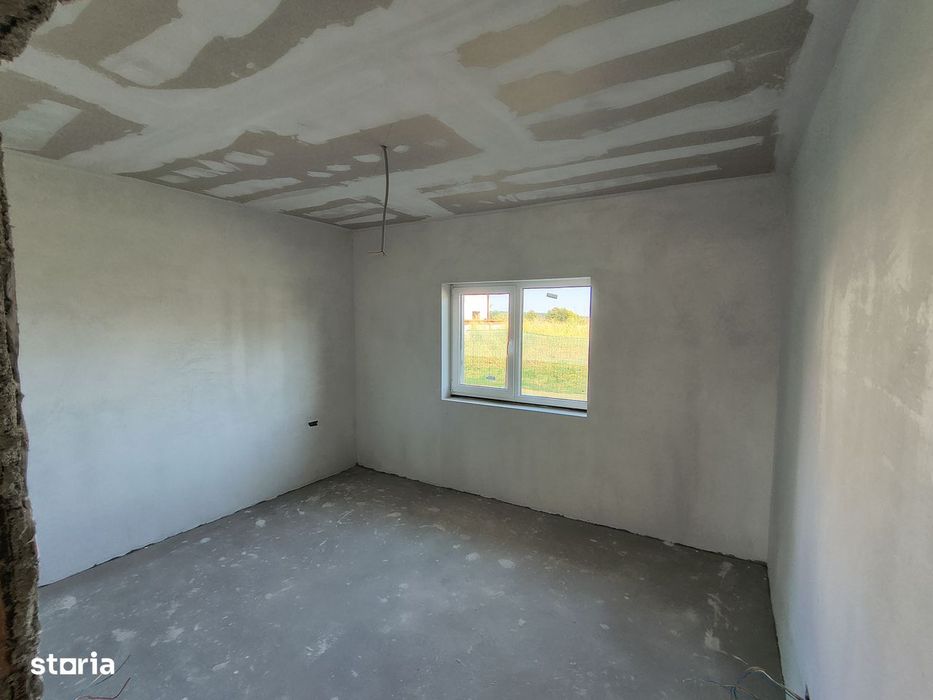 Casă nouă cu 4 camere în zonă liniștită