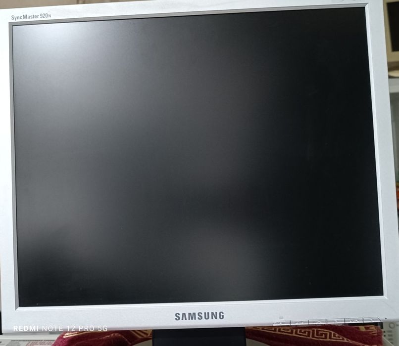 Продам мониторы .