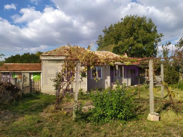 Къща в с.Момчилово, обл.Варна