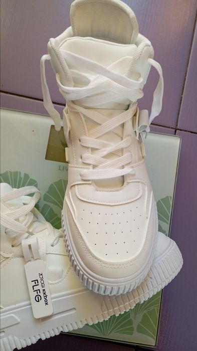 Чисто нови високи маратонки 41