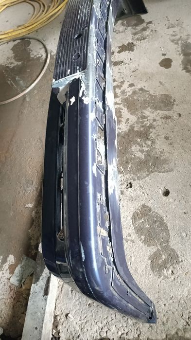 Бампер БМВ е32 передний