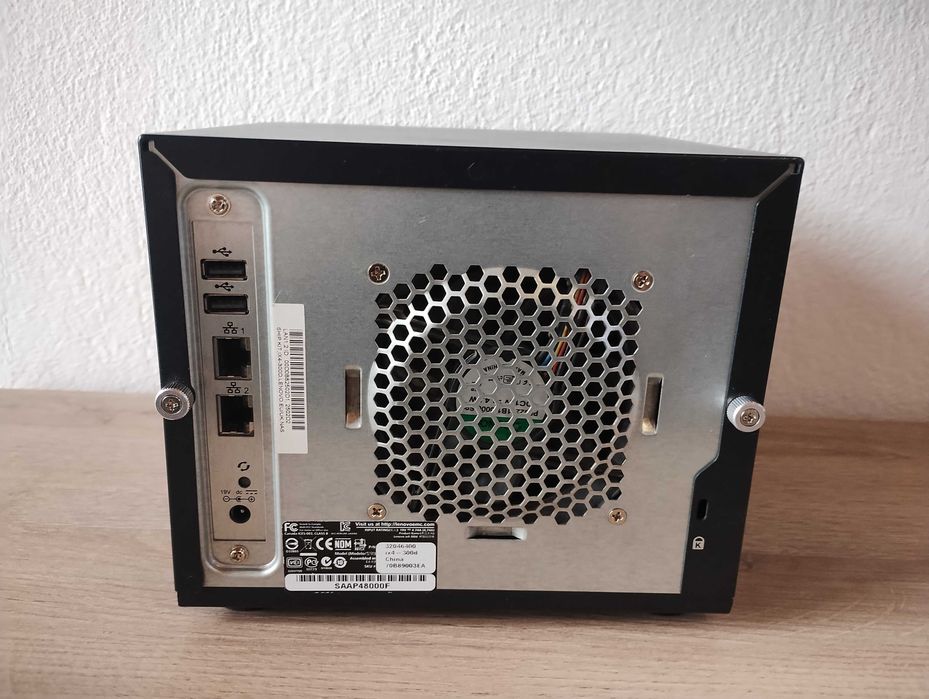 Lenovo ix4-300d NAS server