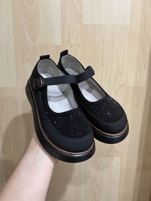 Продам босоножки детские