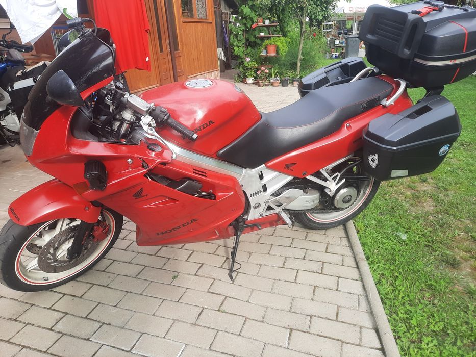 Motocicletă Honda VFR 750F