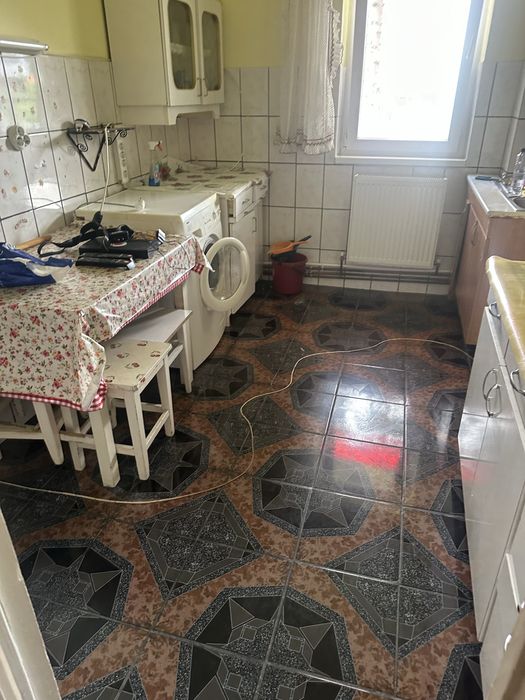 Vand apartament 2 camere,Petrosani,Str.Independentei,Etaj 1