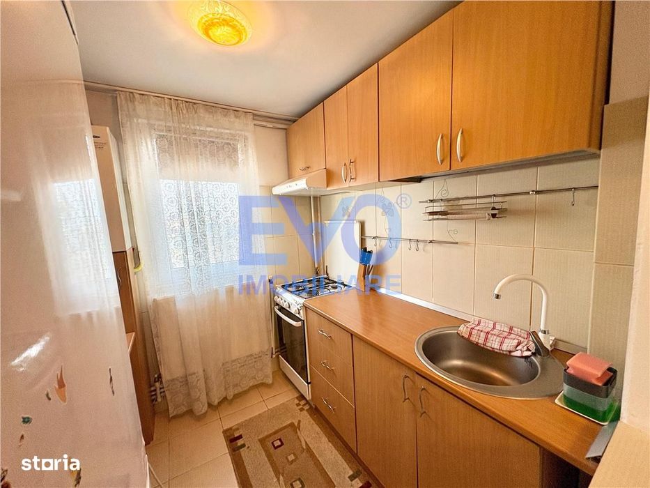 Apartament cu 2 camere, semidecomandat, complet mobilat, zona Canta