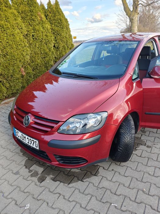 Vând golf 5+ ,benzina,