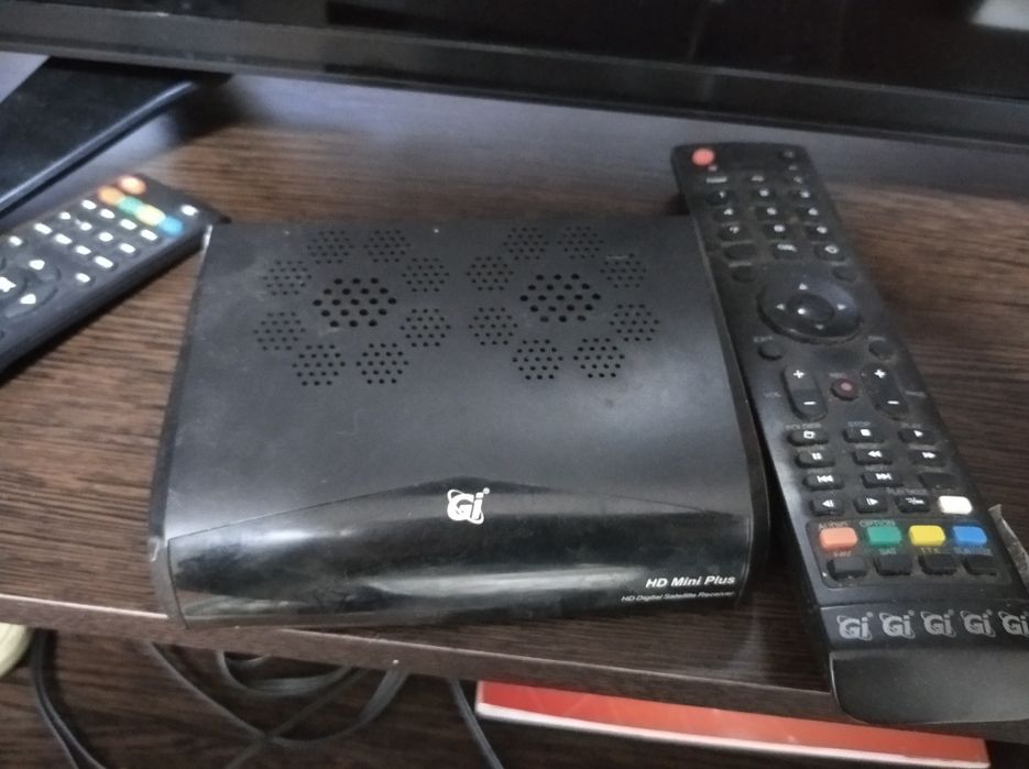 Продам тв-тюнер hd mini plus