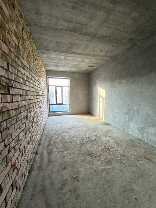 Срочно продаётся 4х-комнатная квартира