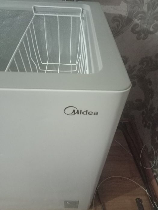 Продам морозильный ларь Midea