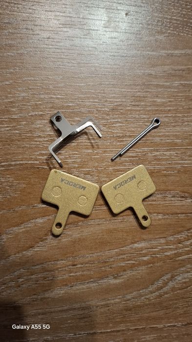 Plăcuțe de frână kukirin,  Meroca Premium.