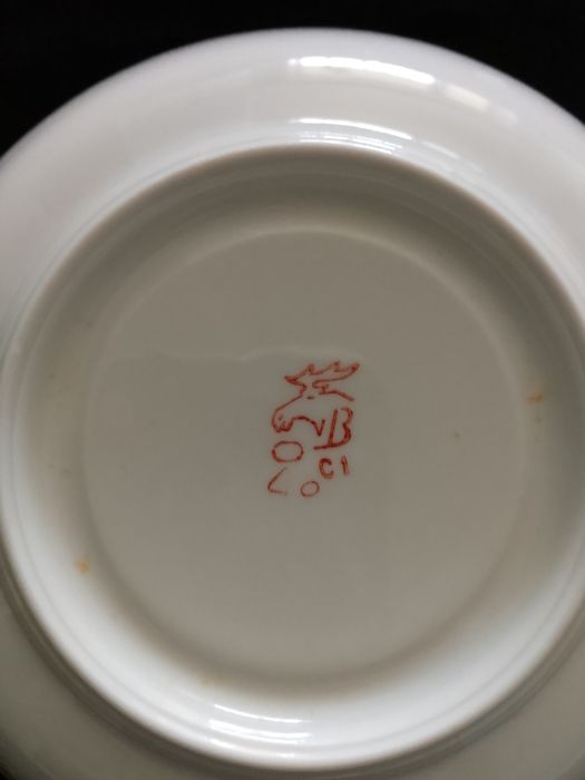 Посуда фарфоровая разная