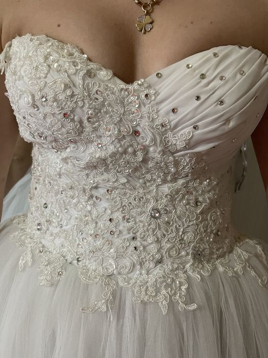 Vand rochie de mireasa