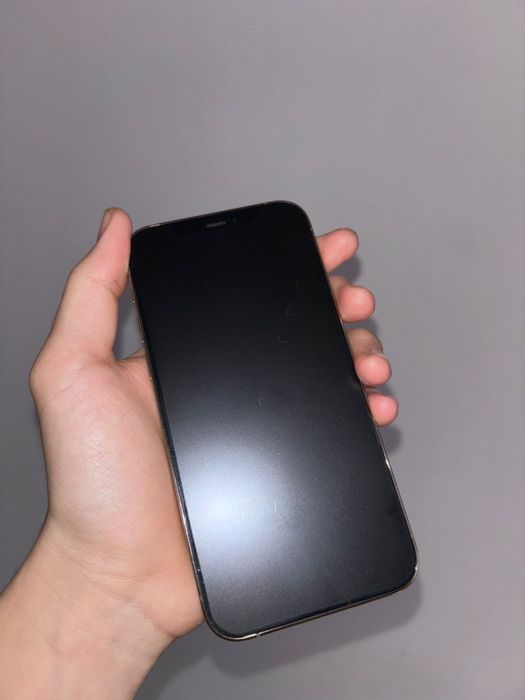 Айфон 12 про.