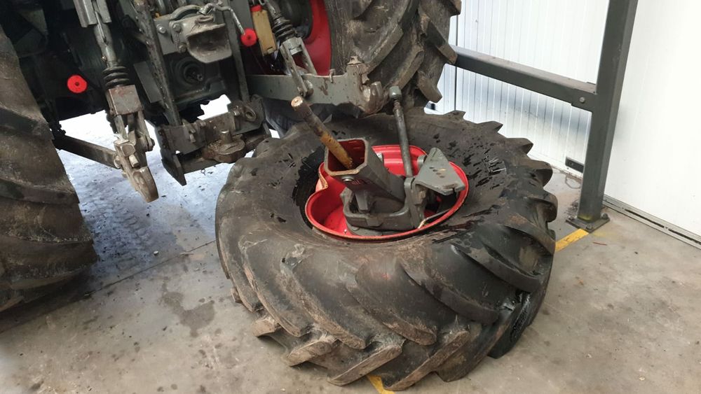 Dezmembrez tractor Fendt model 412 vario