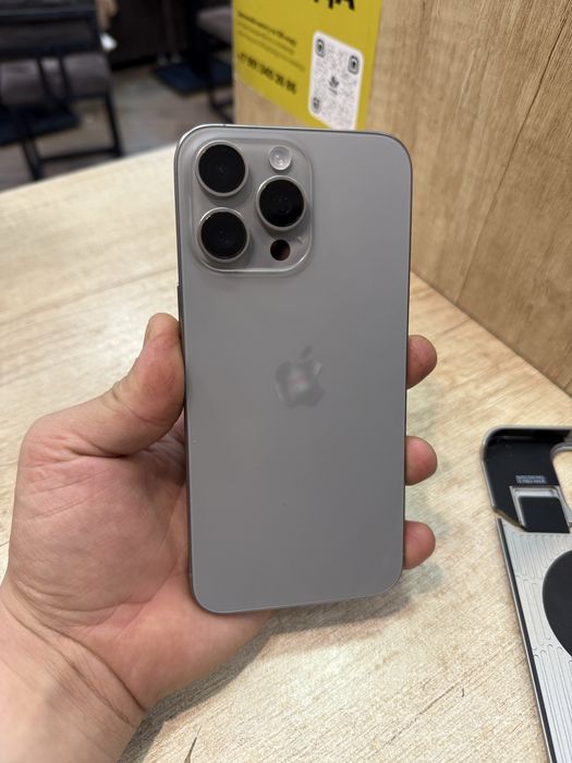 iPhone 15pro max Natural Titan