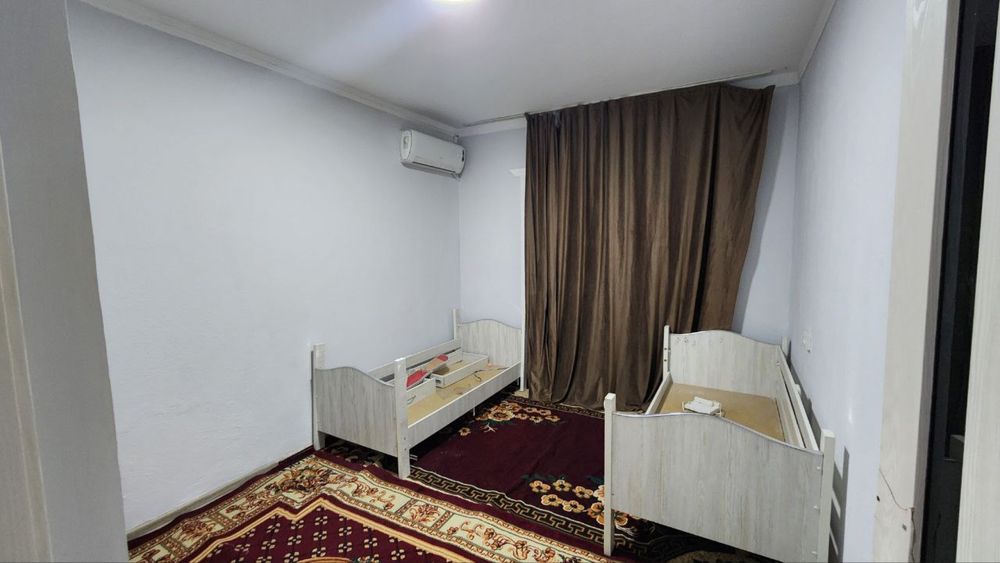 Юнусабад 10 квартал 2/2/5 продаеться квартира