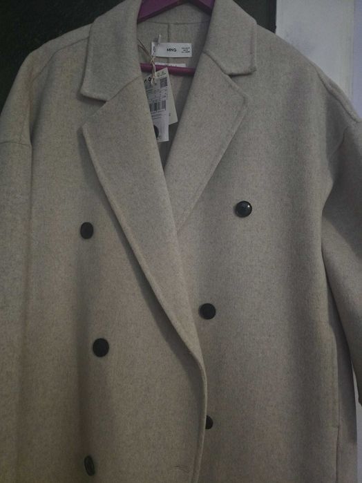 Нови дрехи Mango.