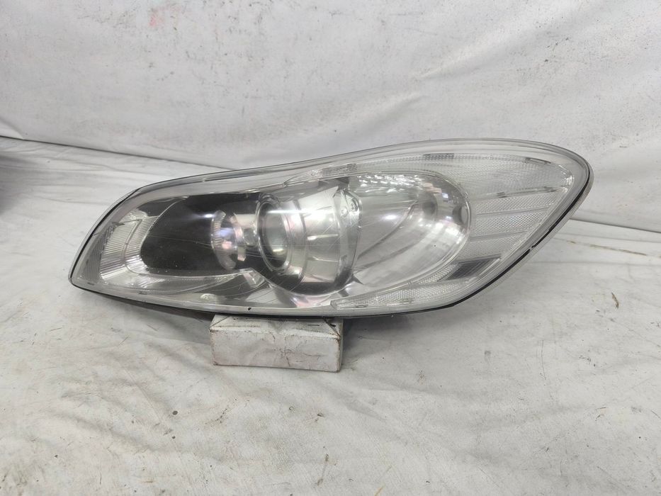 Far stanga xenon Volvo C30 facelift dupa 2008