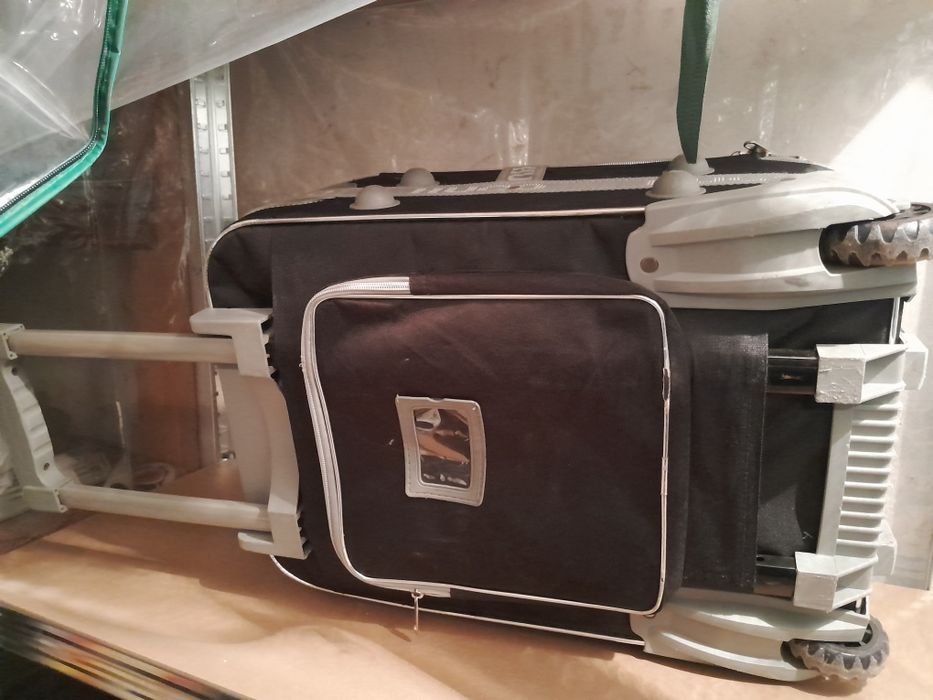 Много  здрав  куфар  Hugo с колелца