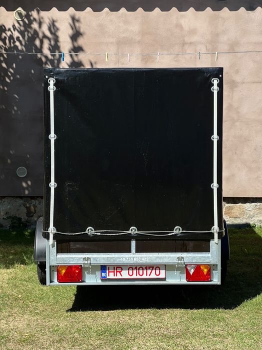 Remorcă nouă, 750kg cu prelată.