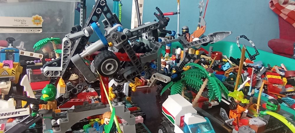 LEGO ОРИГИНАЛ россыпью — 9-10