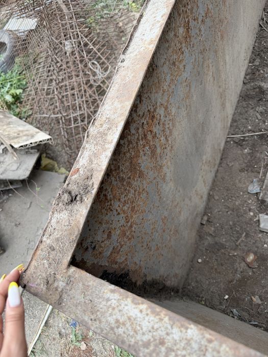 Продам металлическую ёмкость 2,5 м³