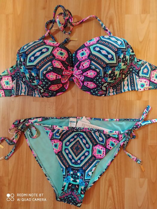 Бански с етикет лято