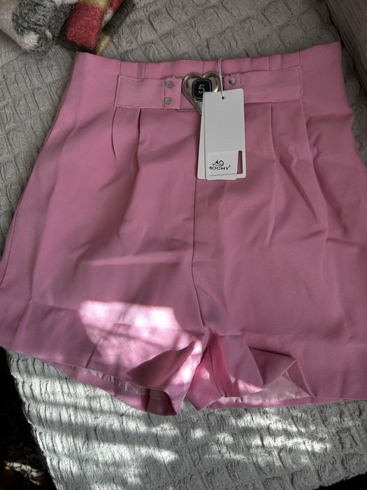 Розов къс панталон