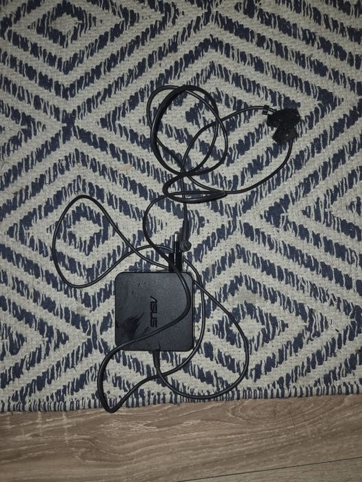 Încărcător/Charger Asus.