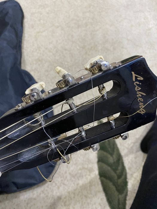 акустическая гитара