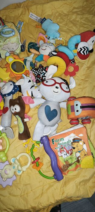 Лот бебешки играчки