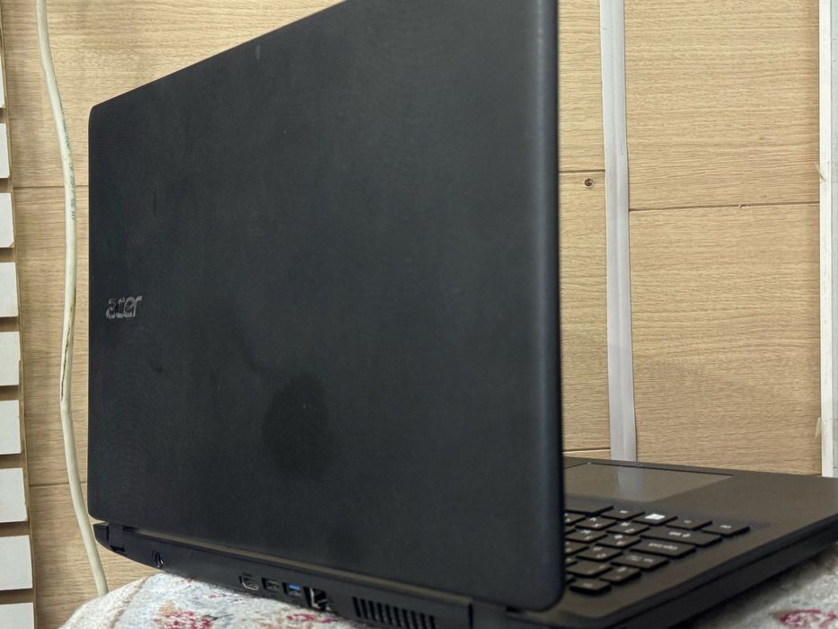 ACER Aspire ES1-533