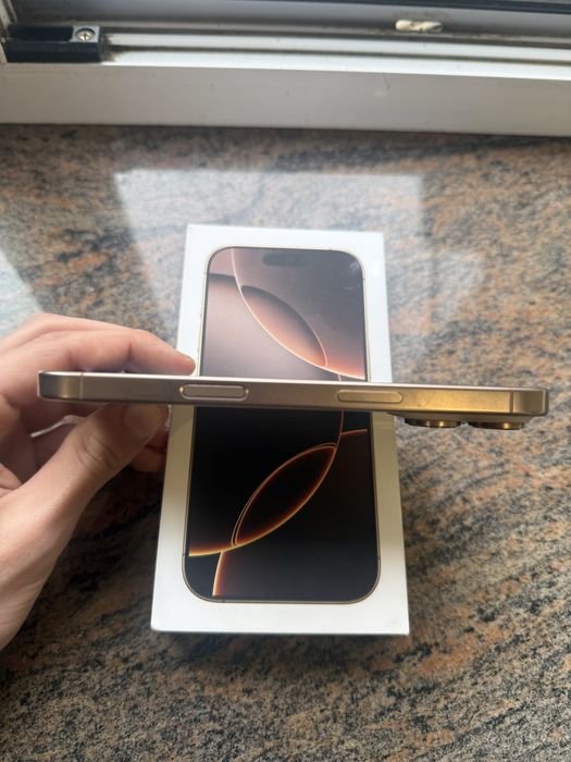 Iphone 16 pro с гаранция