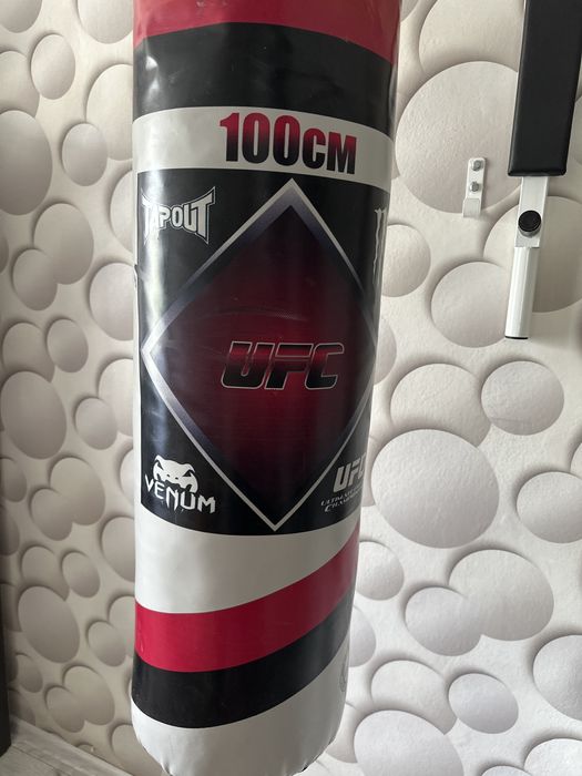 Боксерская груша UFC / Venum, 100 см