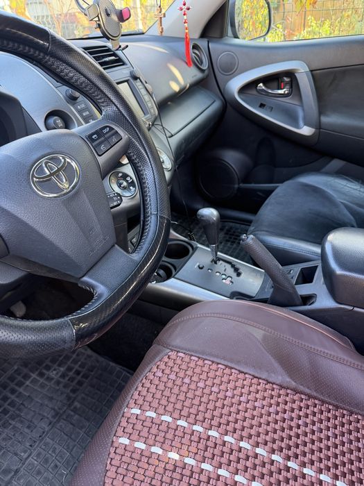 TOYOTA RAV4 2011 — imagine 4