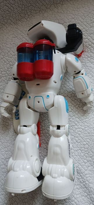 Радиоуправляемый гидроэлектрический робот