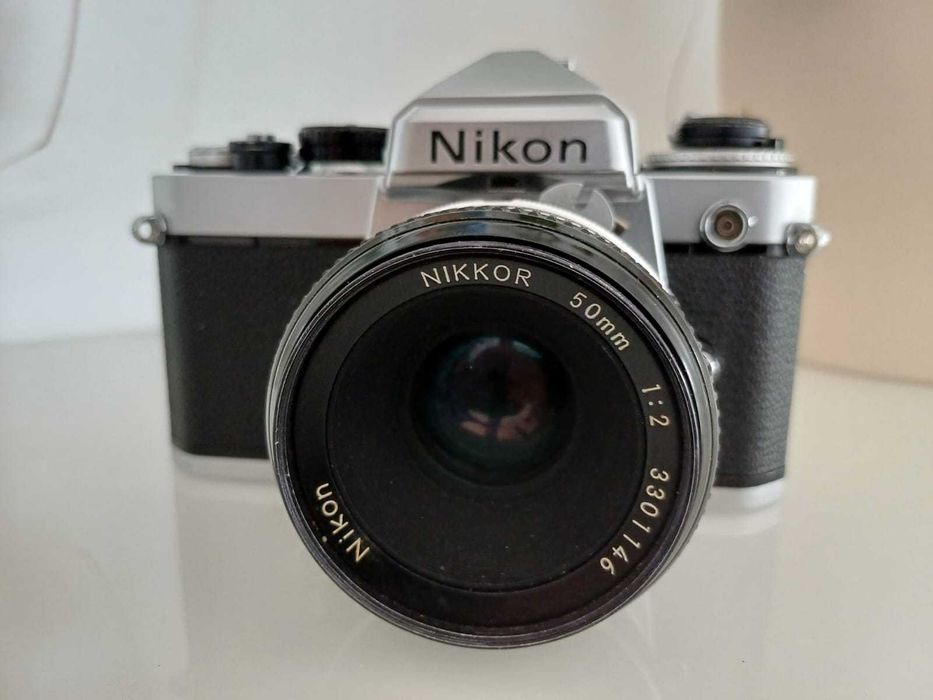 Nikon FE + obiectiv Nikkor 50mm/f2