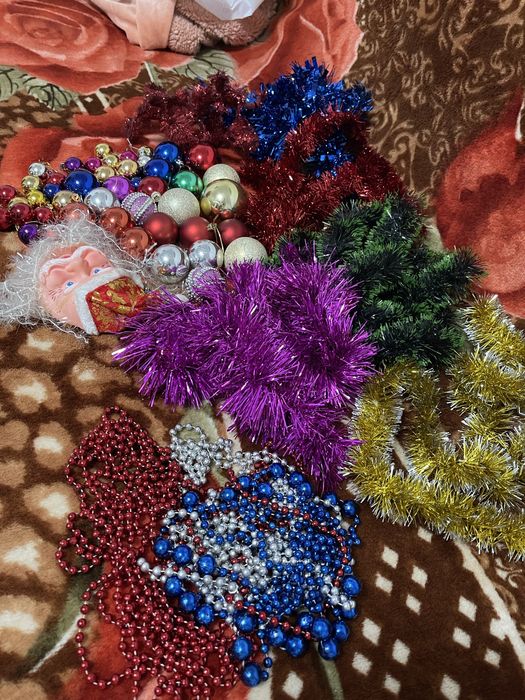 Globuri ghirlande mos craciun