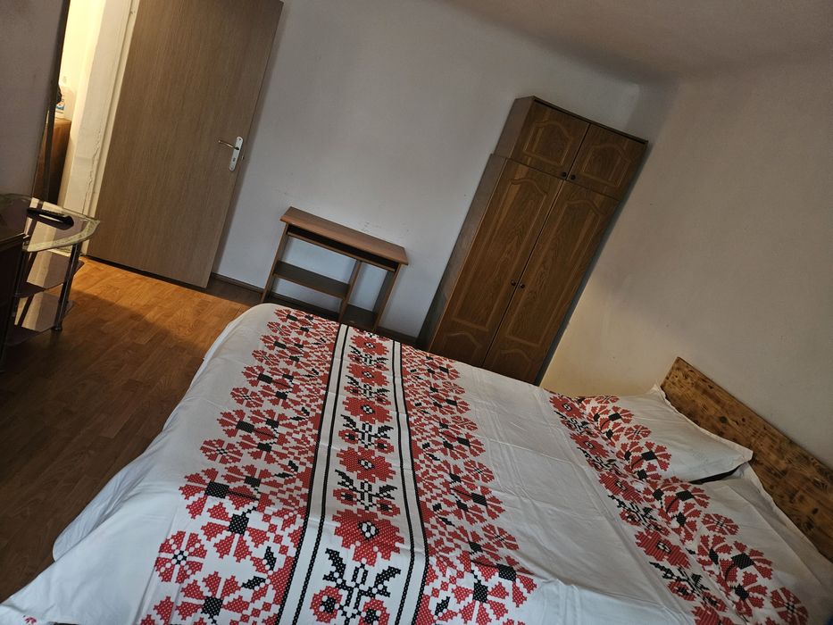 Închiriez garsonieră