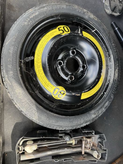 Резервна гума Ww poli 105.70.14 с крик ключ кука като нова Continental