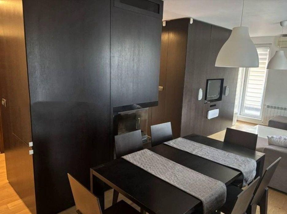 Дава се под наем Тристаен апартамент в София, Полигона - 104 кв.м за 846.6 € - Снимка #1