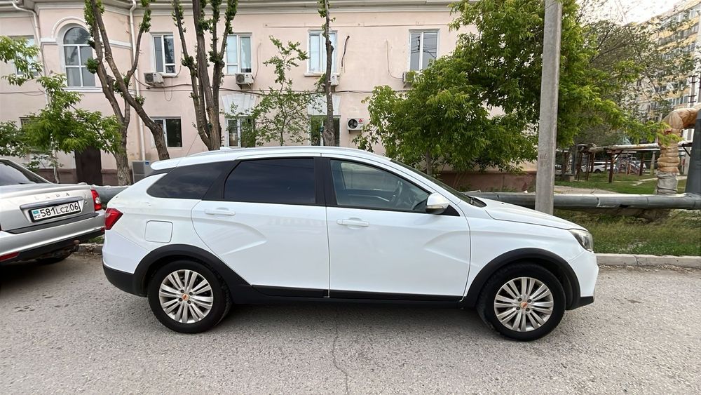 Lada Vesta cross