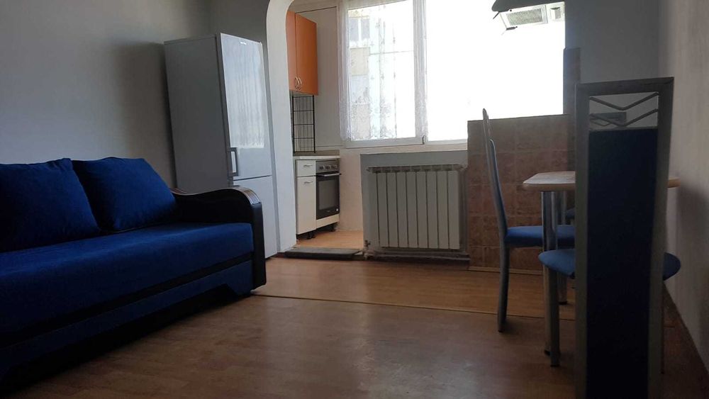 Inchiriez apartament 3 camere zona M. Viteazu X N. Iorga