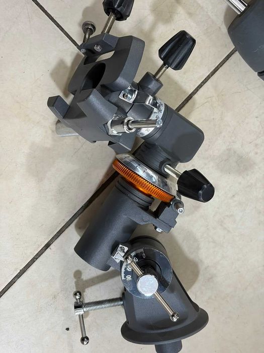 Celestron AstroMaster70EQ