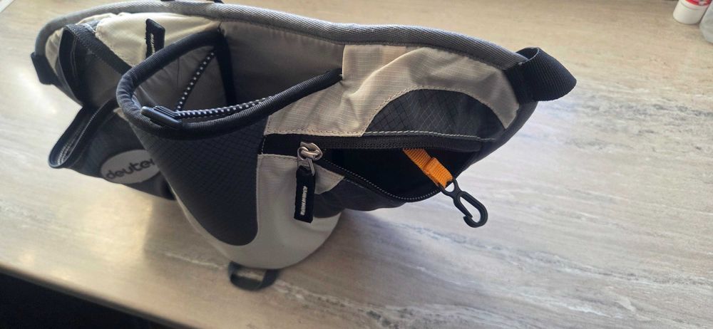 Deuter чантичка за кръста